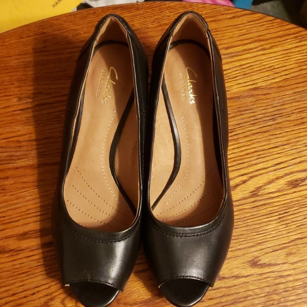 Dress shoes